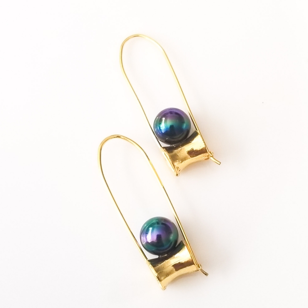 Vintage Gold and Purple Earrings - Picture 5 of 8